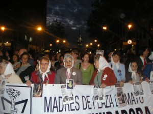 Madres de Plaza de Mayo (Línea Fundadora). Buenos Aires, Oct 2006.